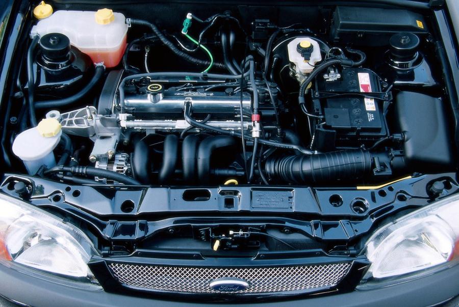  Ford Fiesta 2000 года  (фото 12 из 40)